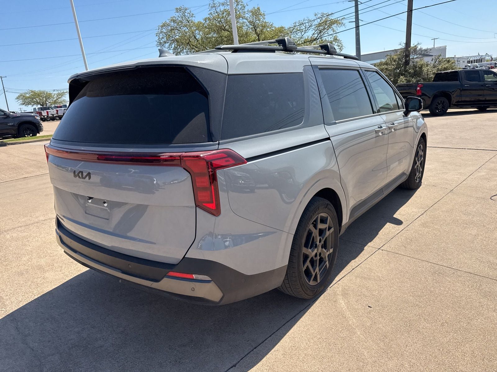 2025 Kia Carnival SX