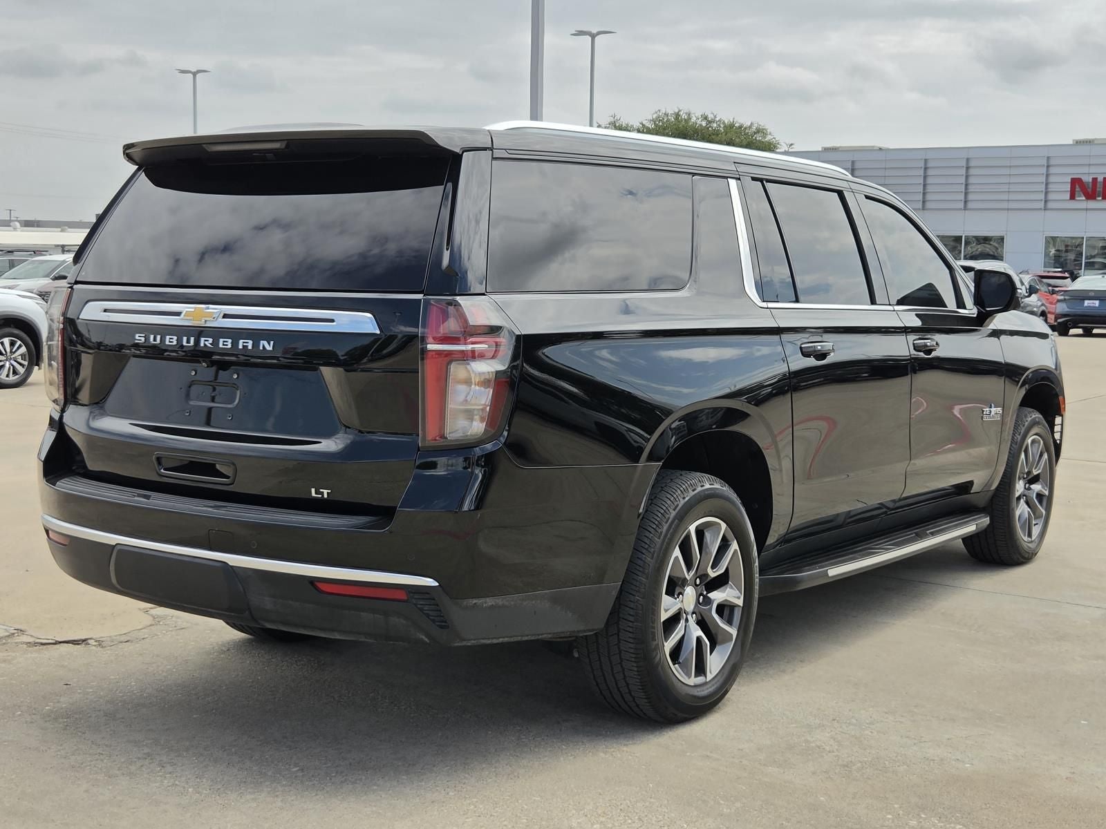 2023 Chevrolet Suburban LT