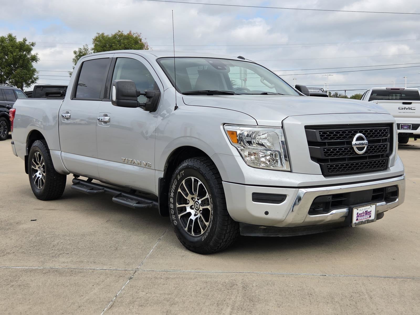 2020 Nissan Titan SV