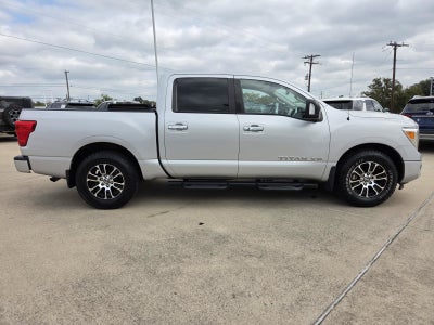 2020 Nissan Titan SV
