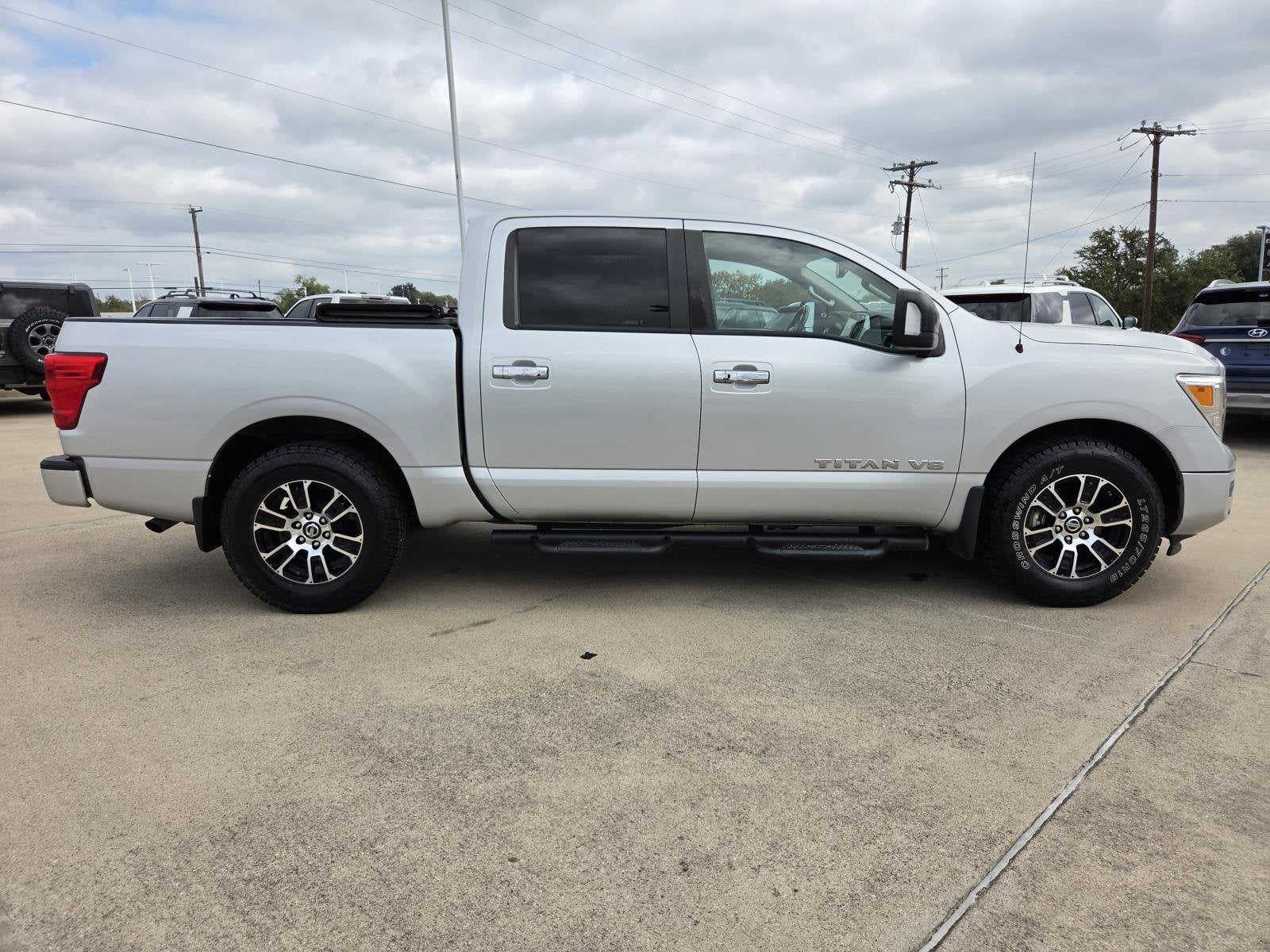 2020 Nissan Titan SV