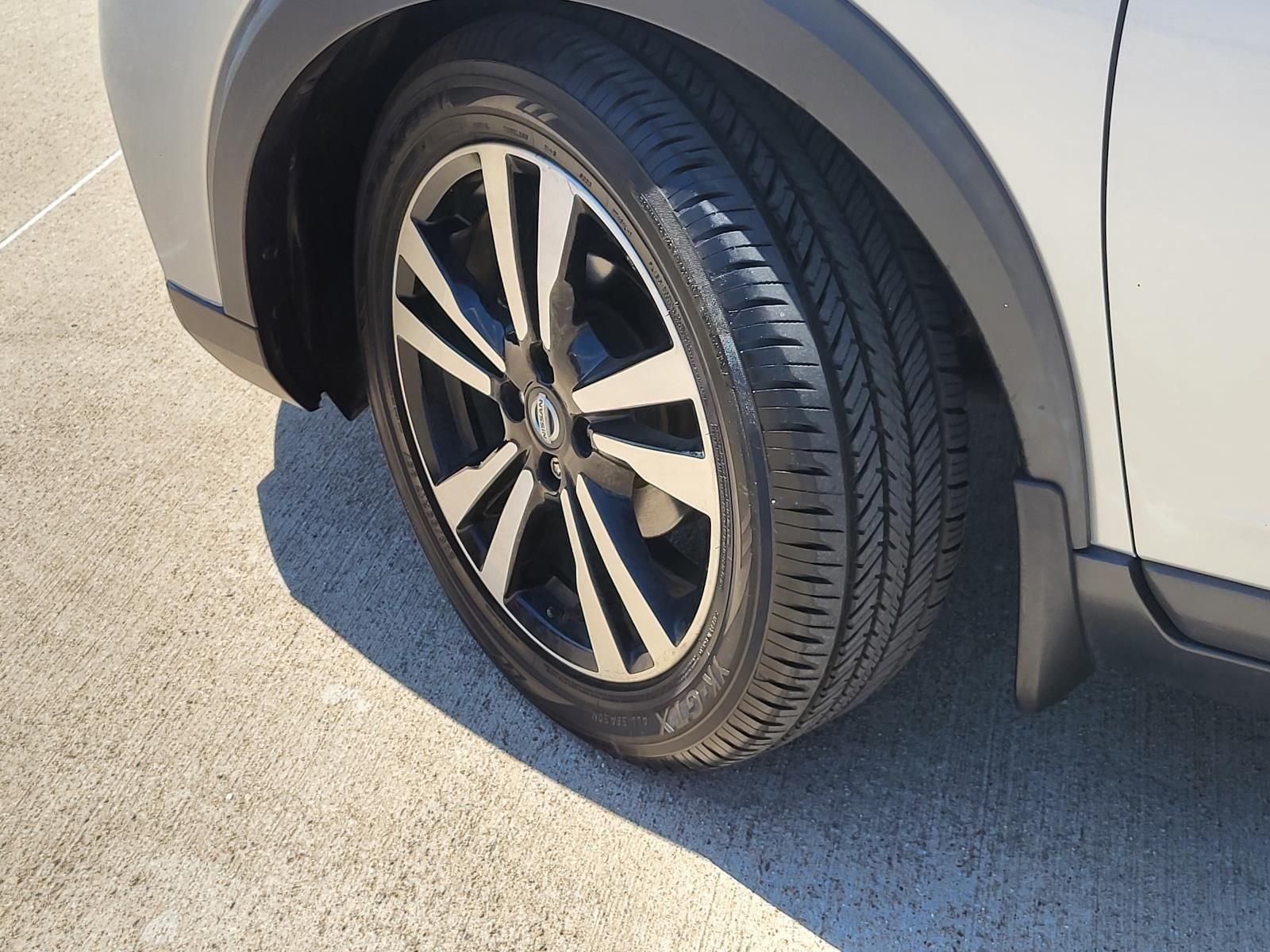 2019 Nissan Kicks SR