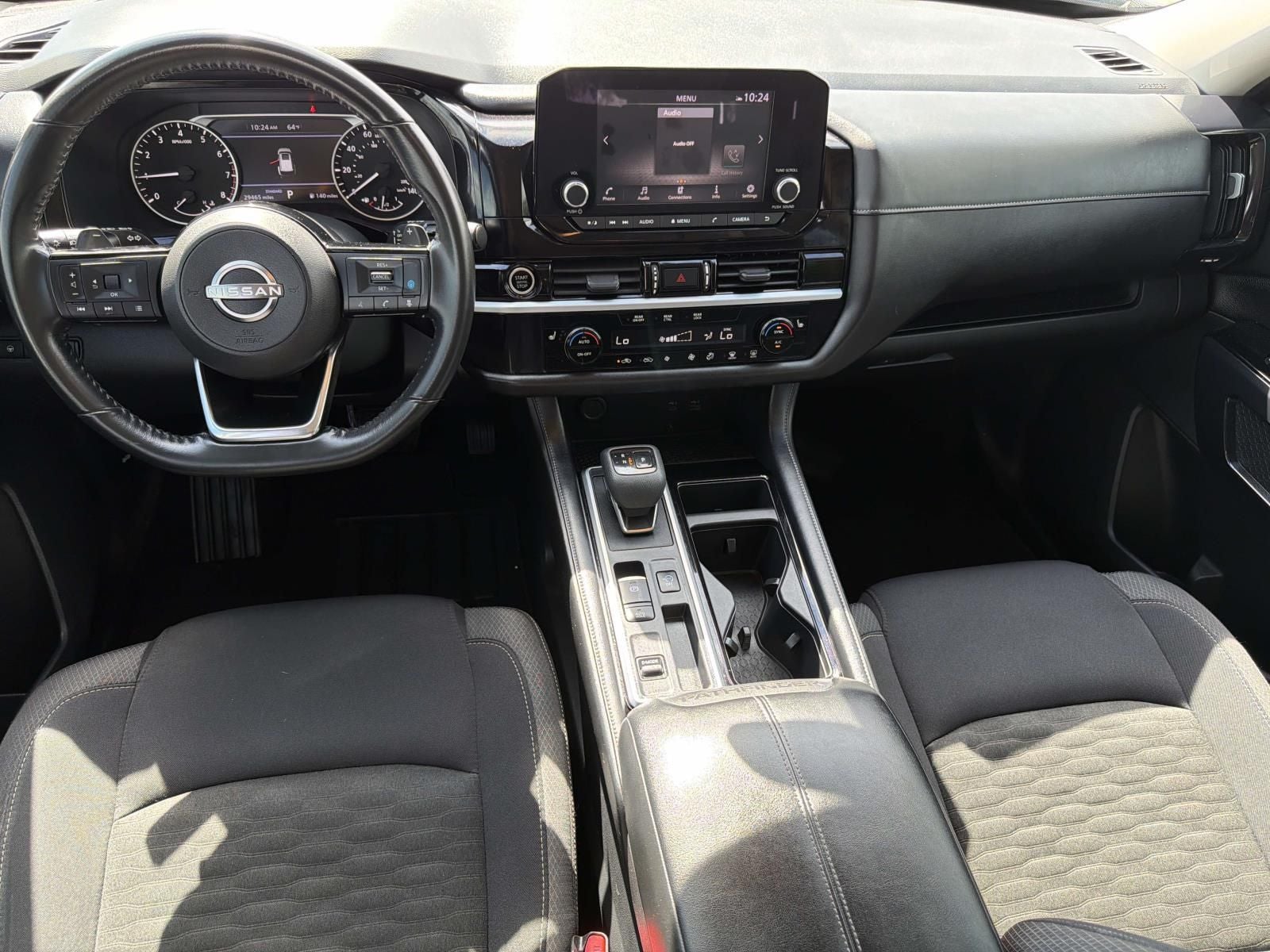 2022 Nissan Pathfinder SV