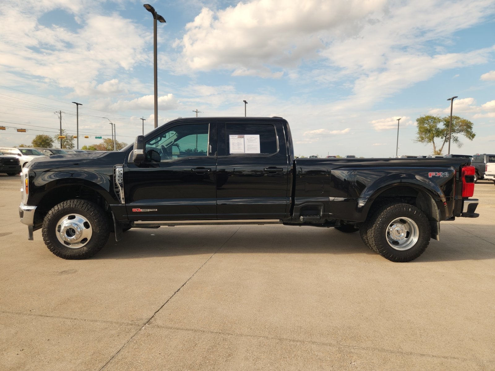 2024 Ford F-350SD Lariat DRW