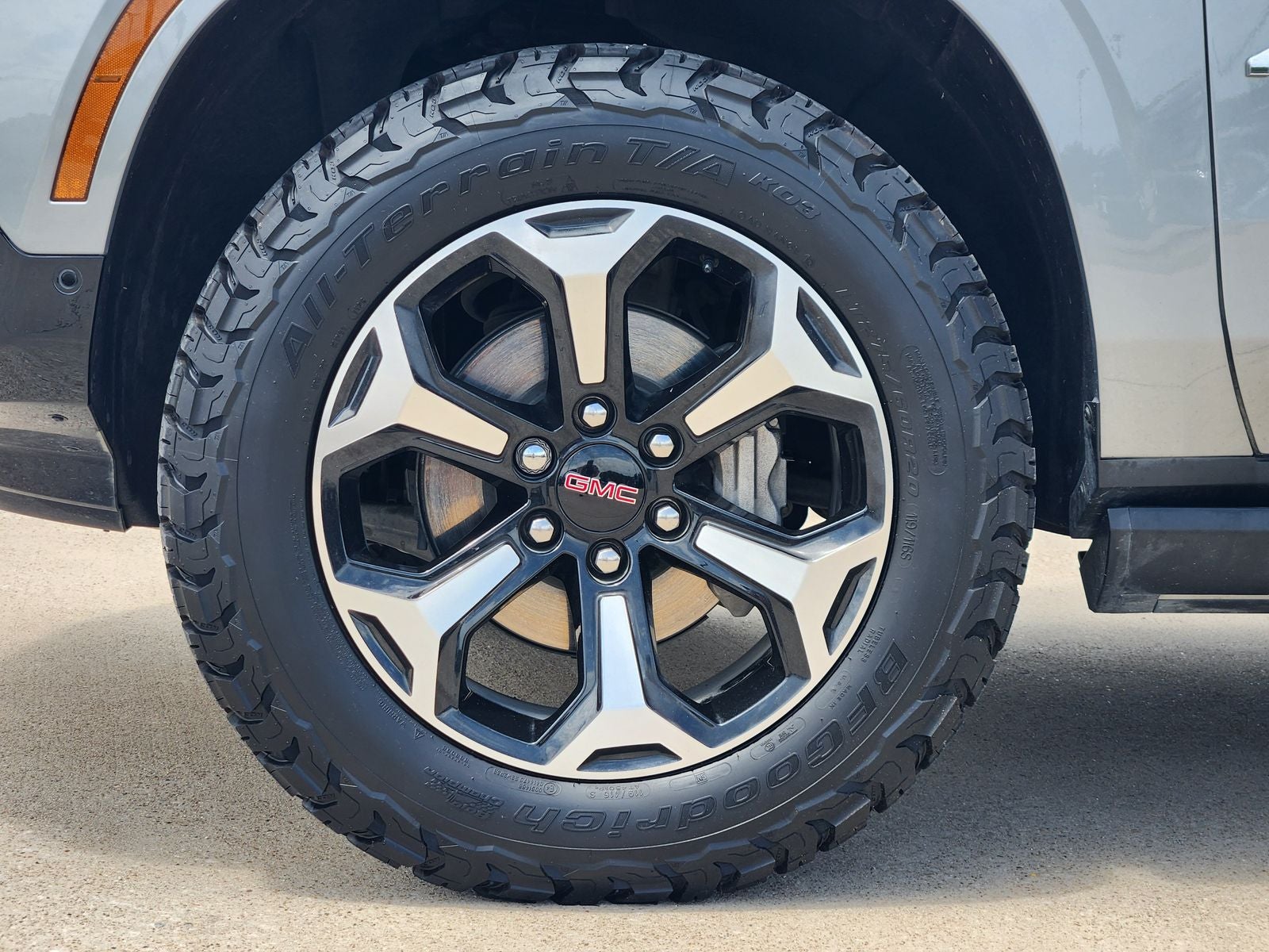 2025 GMC Yukon AT4