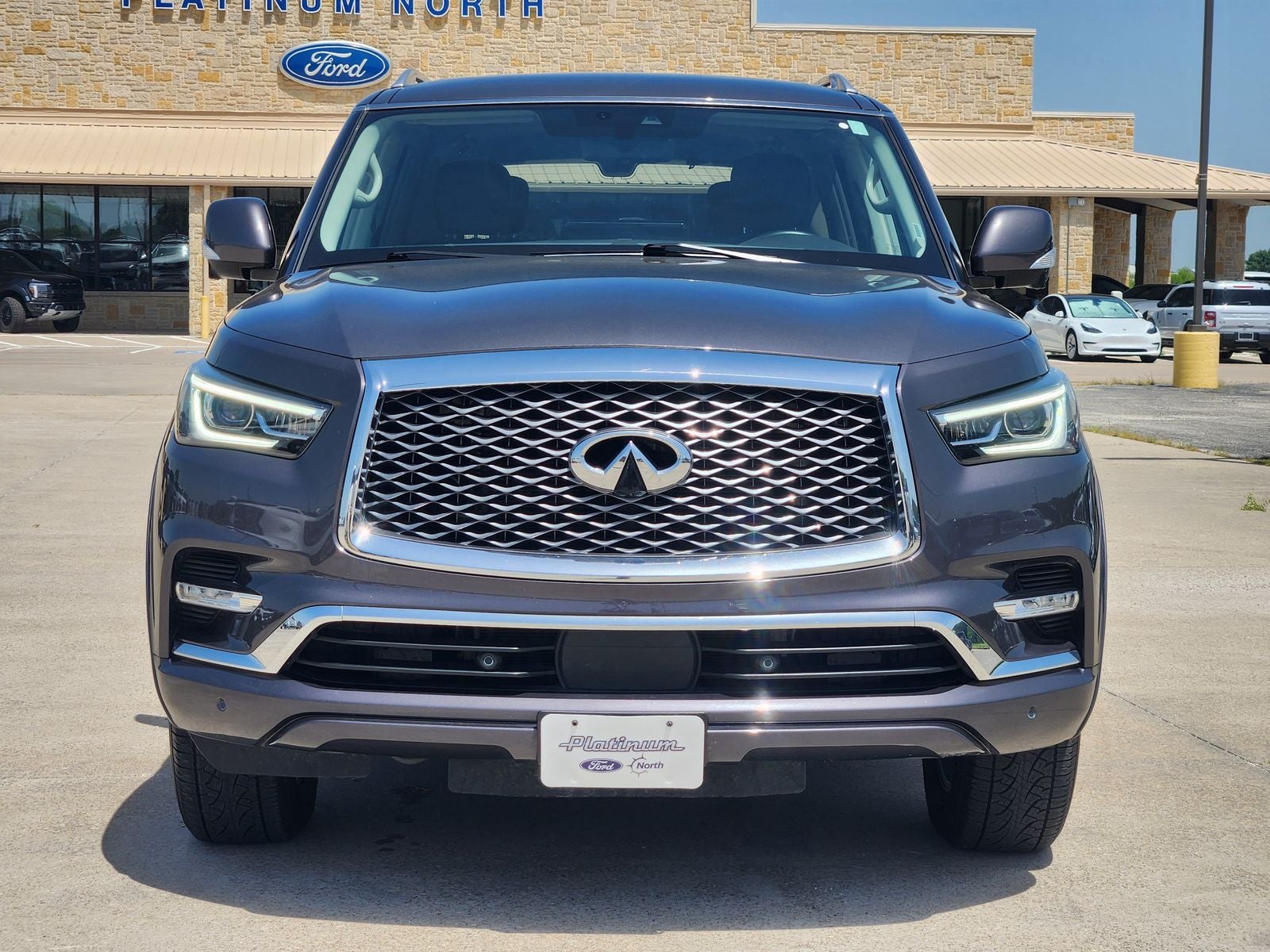 2024 INFINITI QX80 LUXE