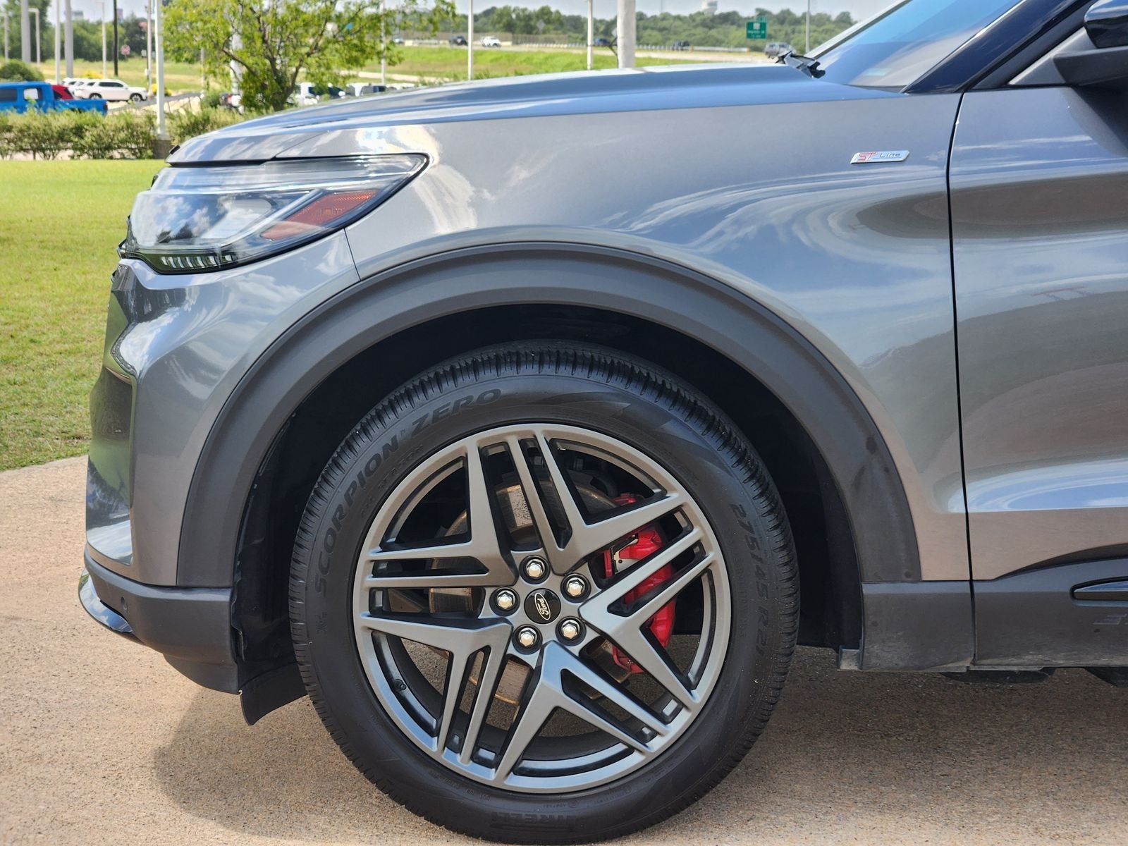 2025 Ford Explorer ST-Line