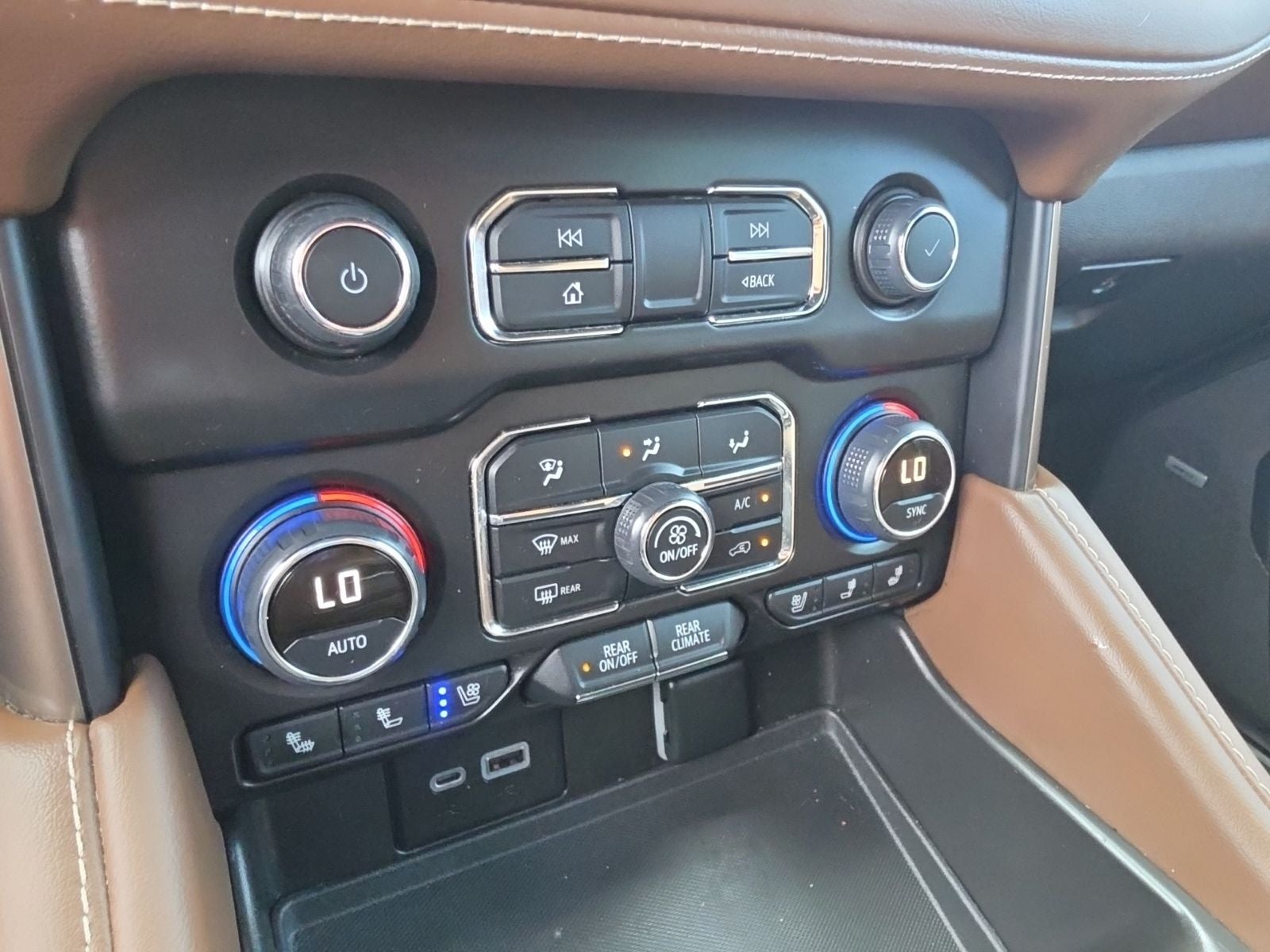 2022 Chevrolet Suburban High Country