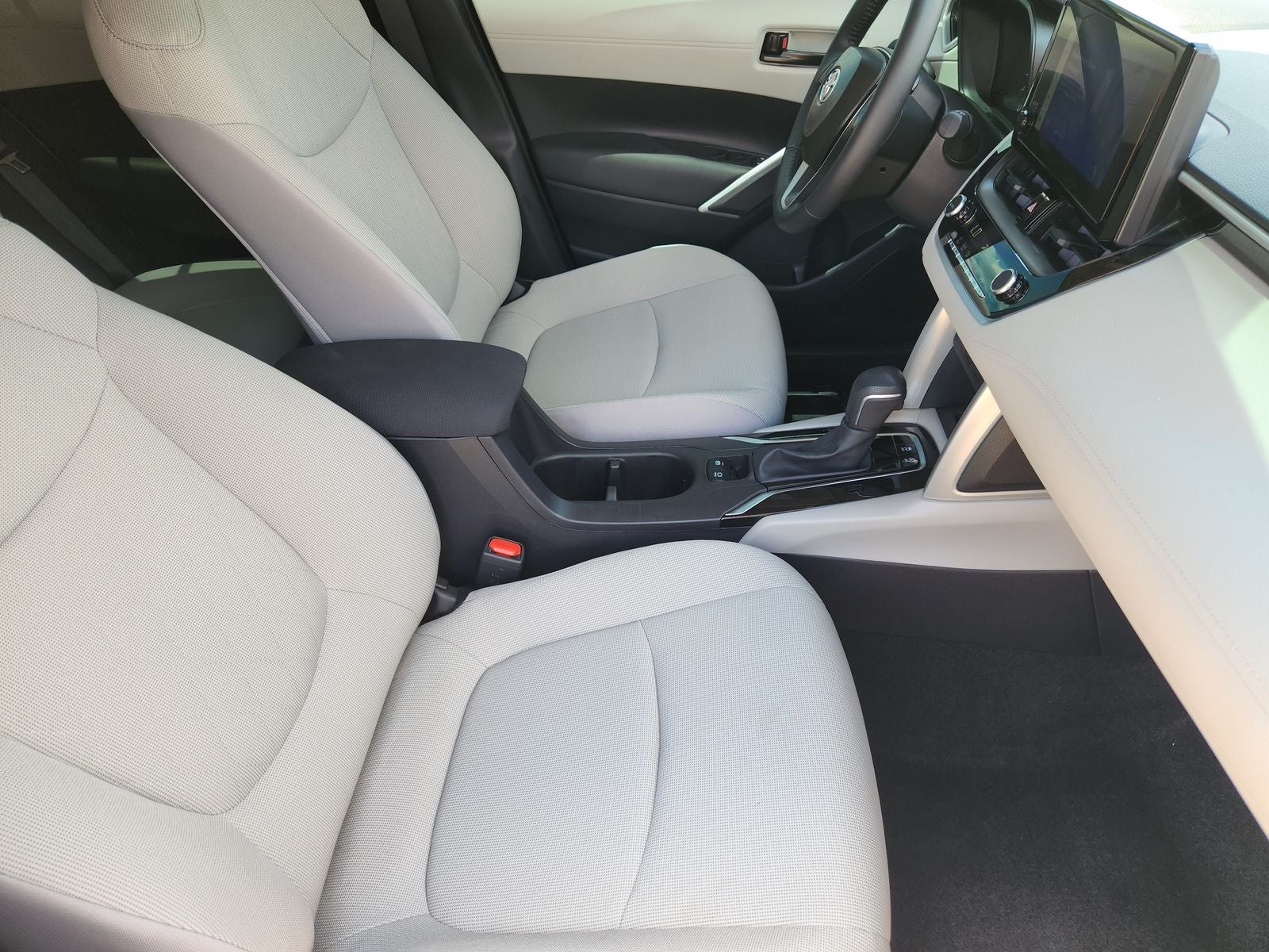 2025 Toyota Corolla Cross LE