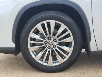 2025 Toyota Highlander Platinum