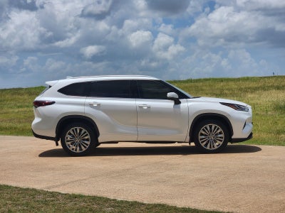 2025 Toyota Highlander Platinum
