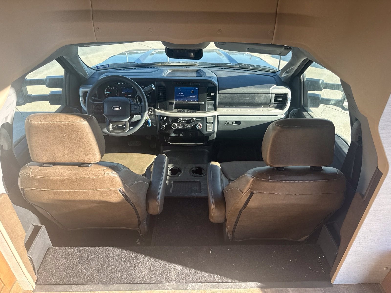2023 Ford F-600SD XLT