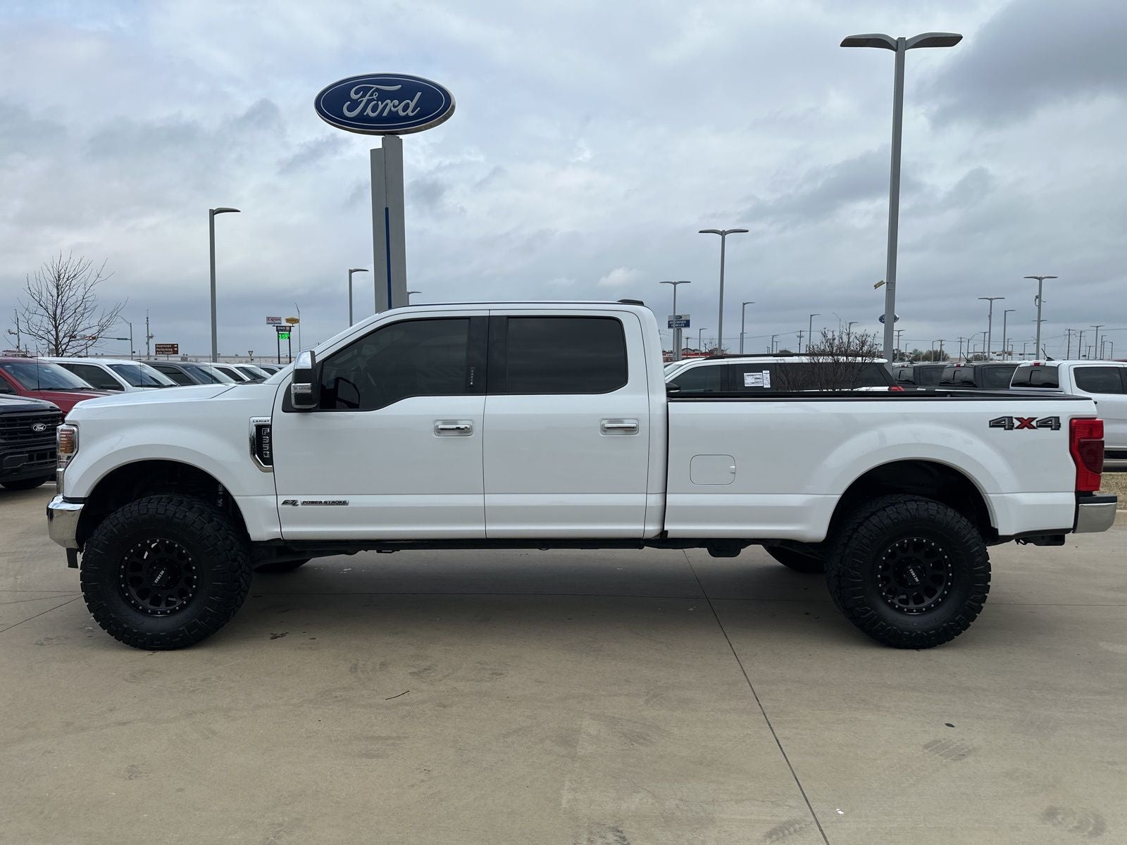 2022 Ford F-350SD Lariat