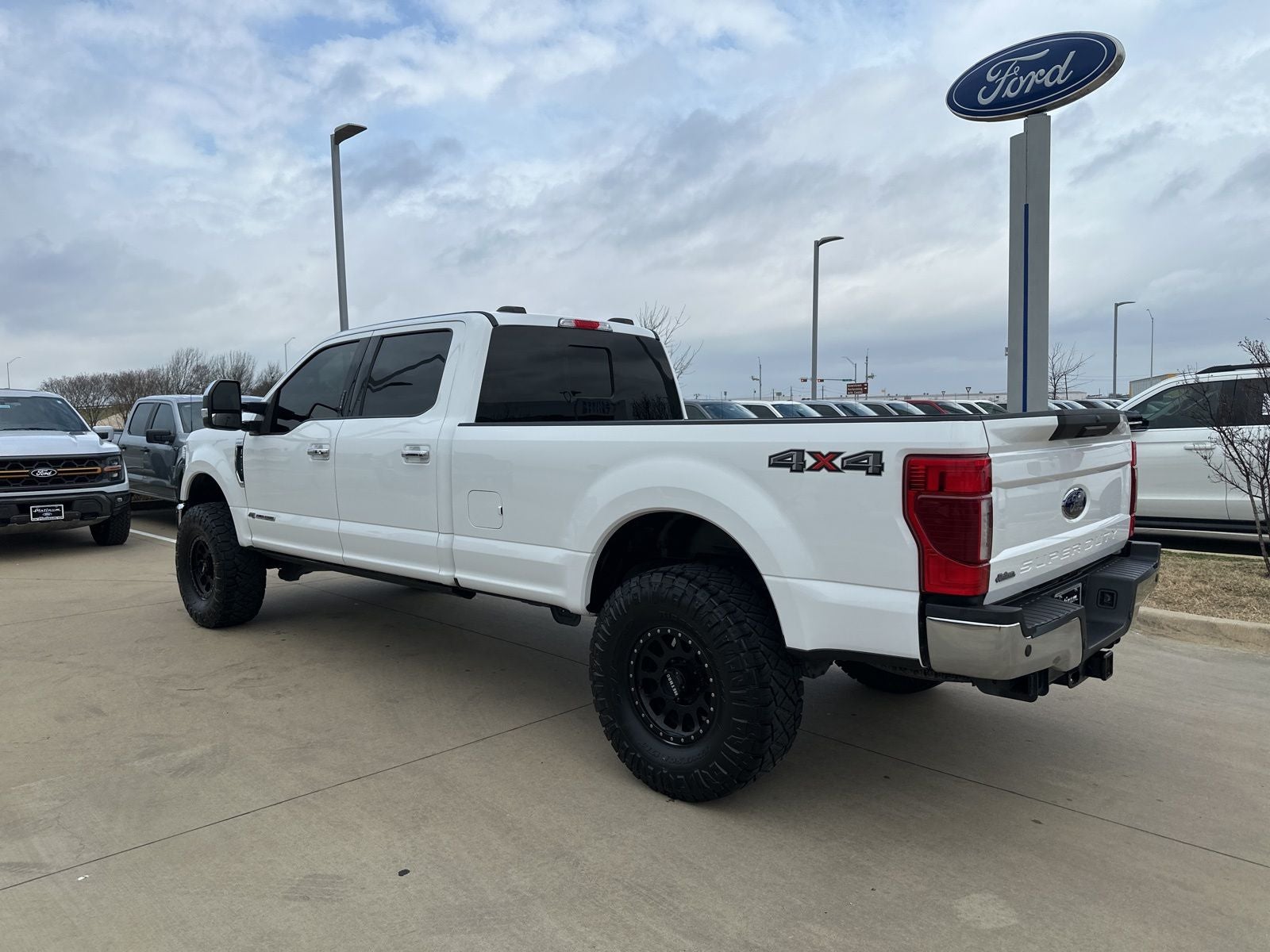 2022 Ford F-350SD Lariat
