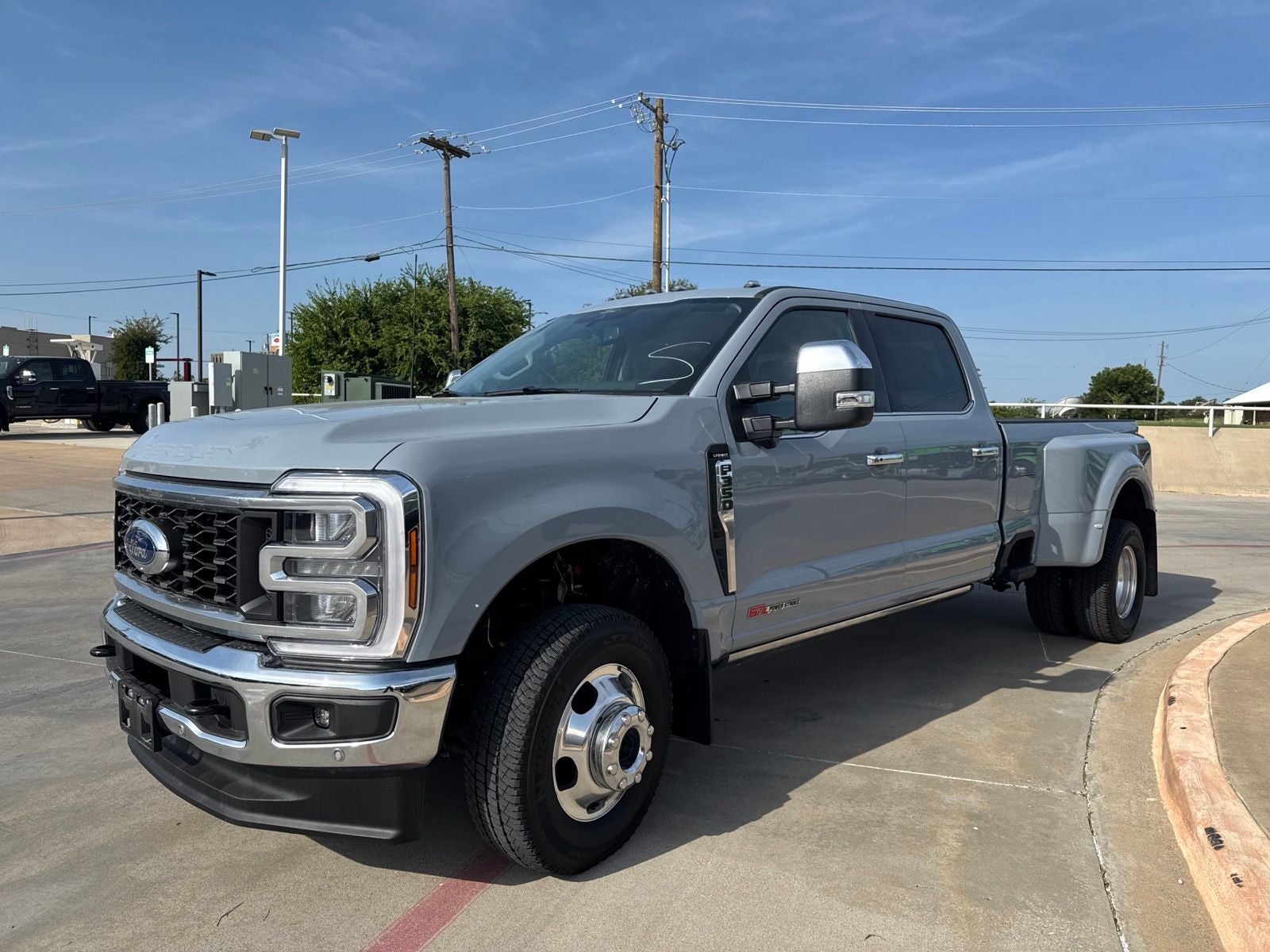 2025 Ford F-350SD Lariat DRW