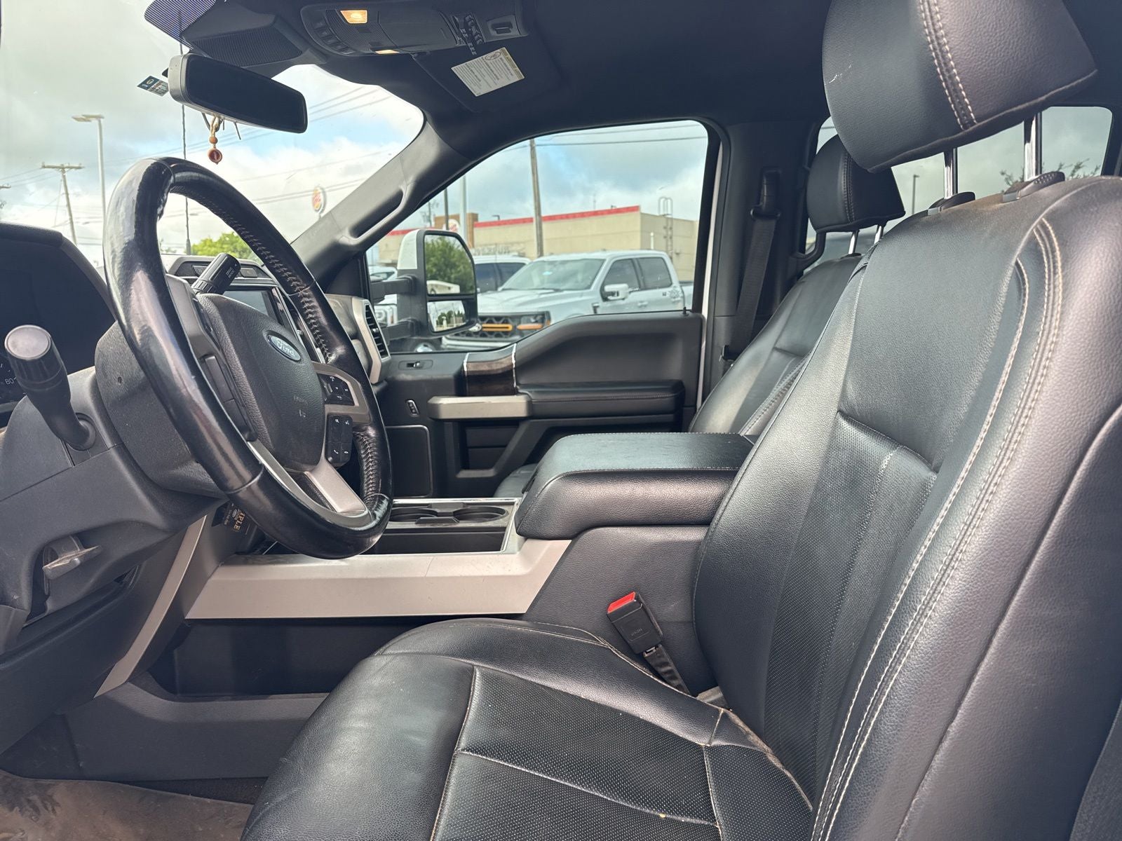 2022 Ford F-350SD Lariat DRW