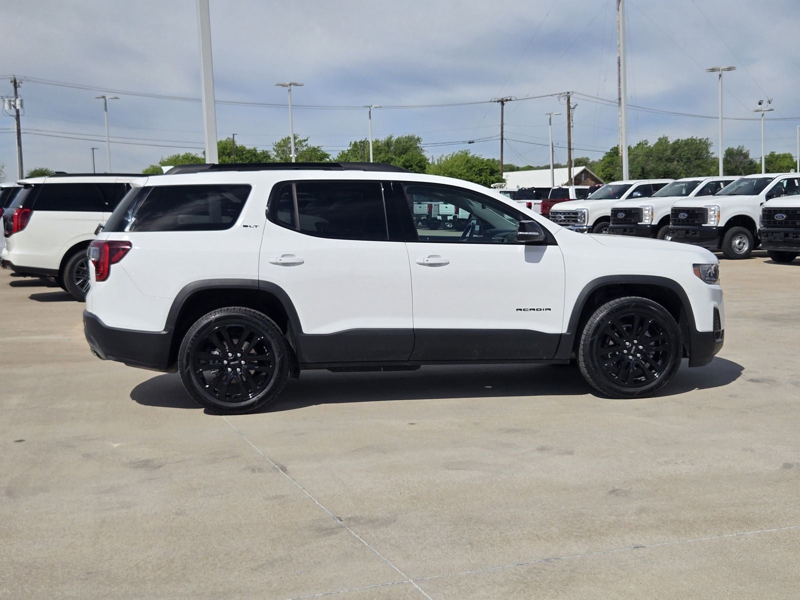 2023 GMC Acadia SLT