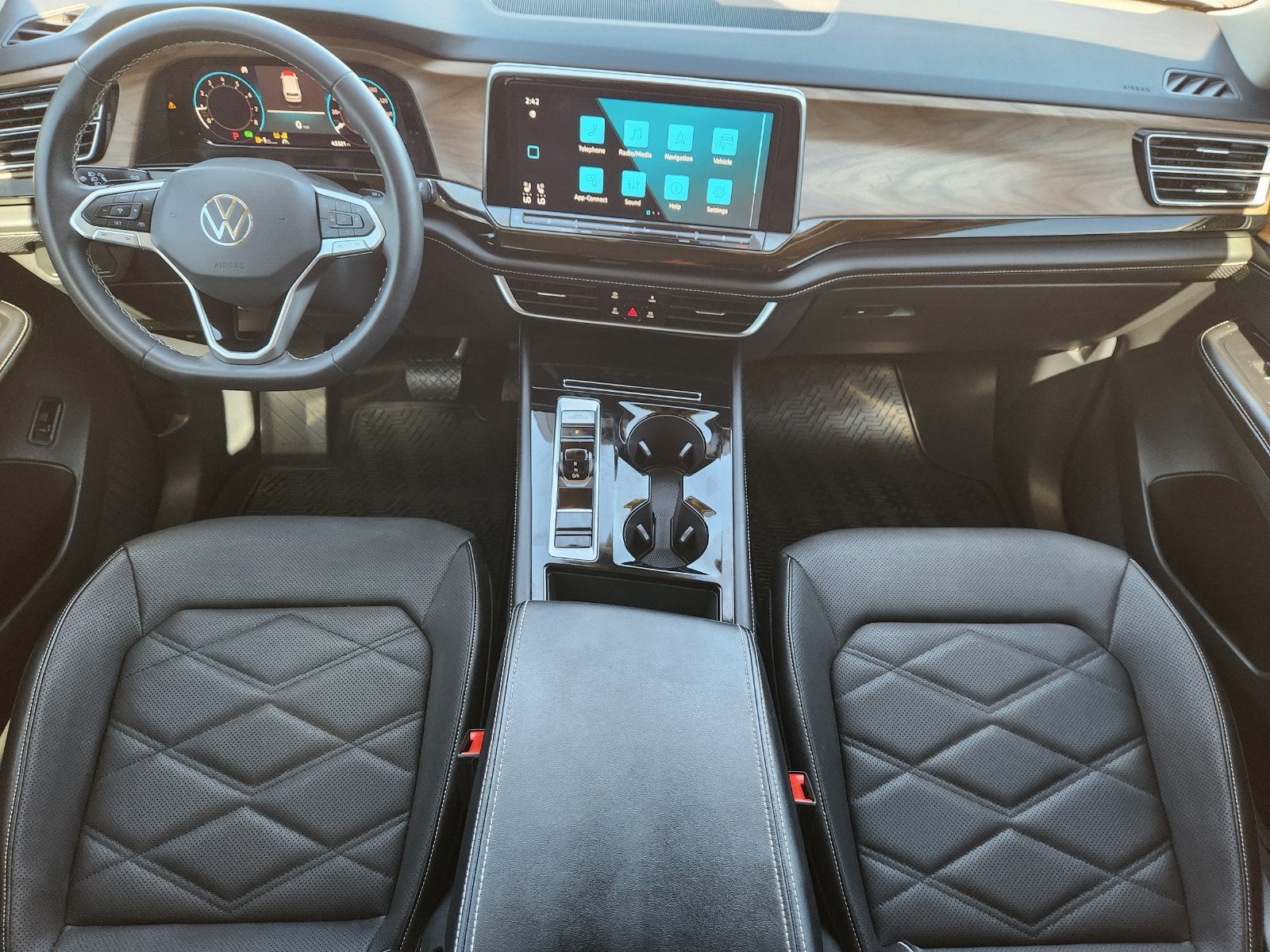 2024 Volkswagen Atlas 2.0T SE w/Technology