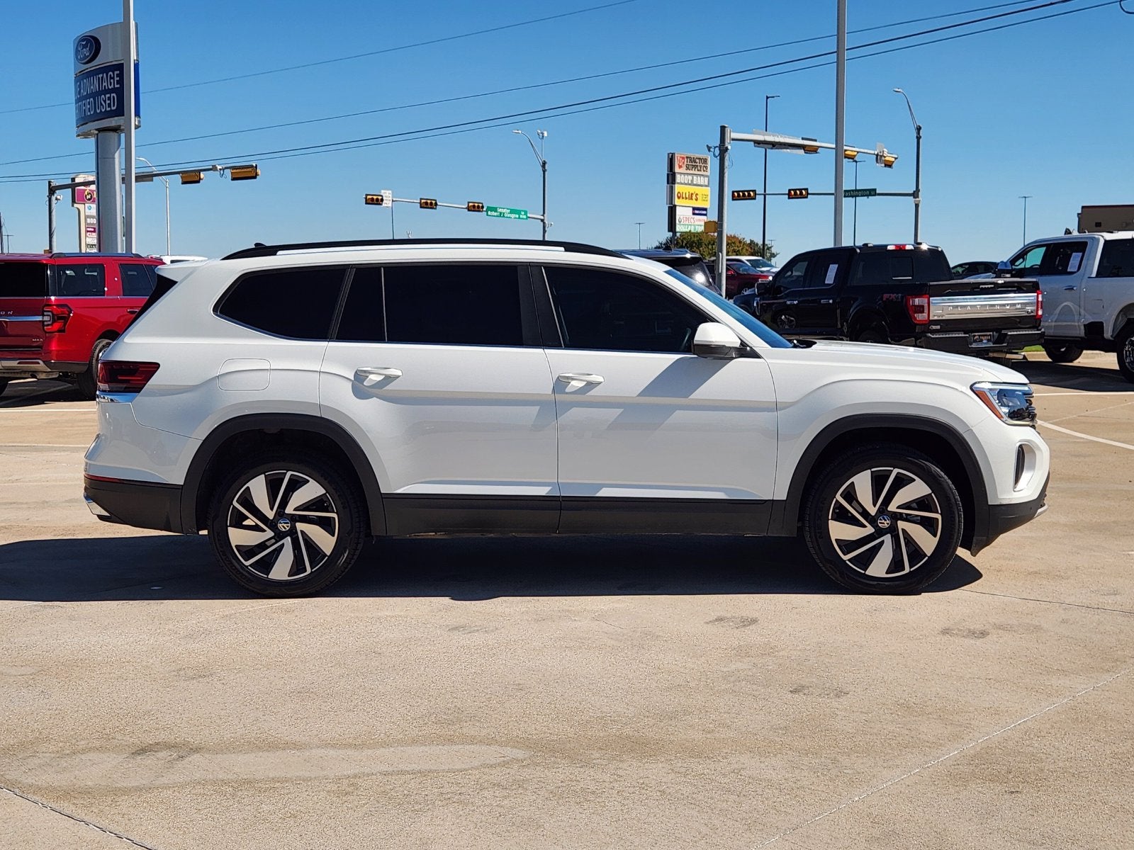 2024 Volkswagen Atlas 2.0T SE w/Technology