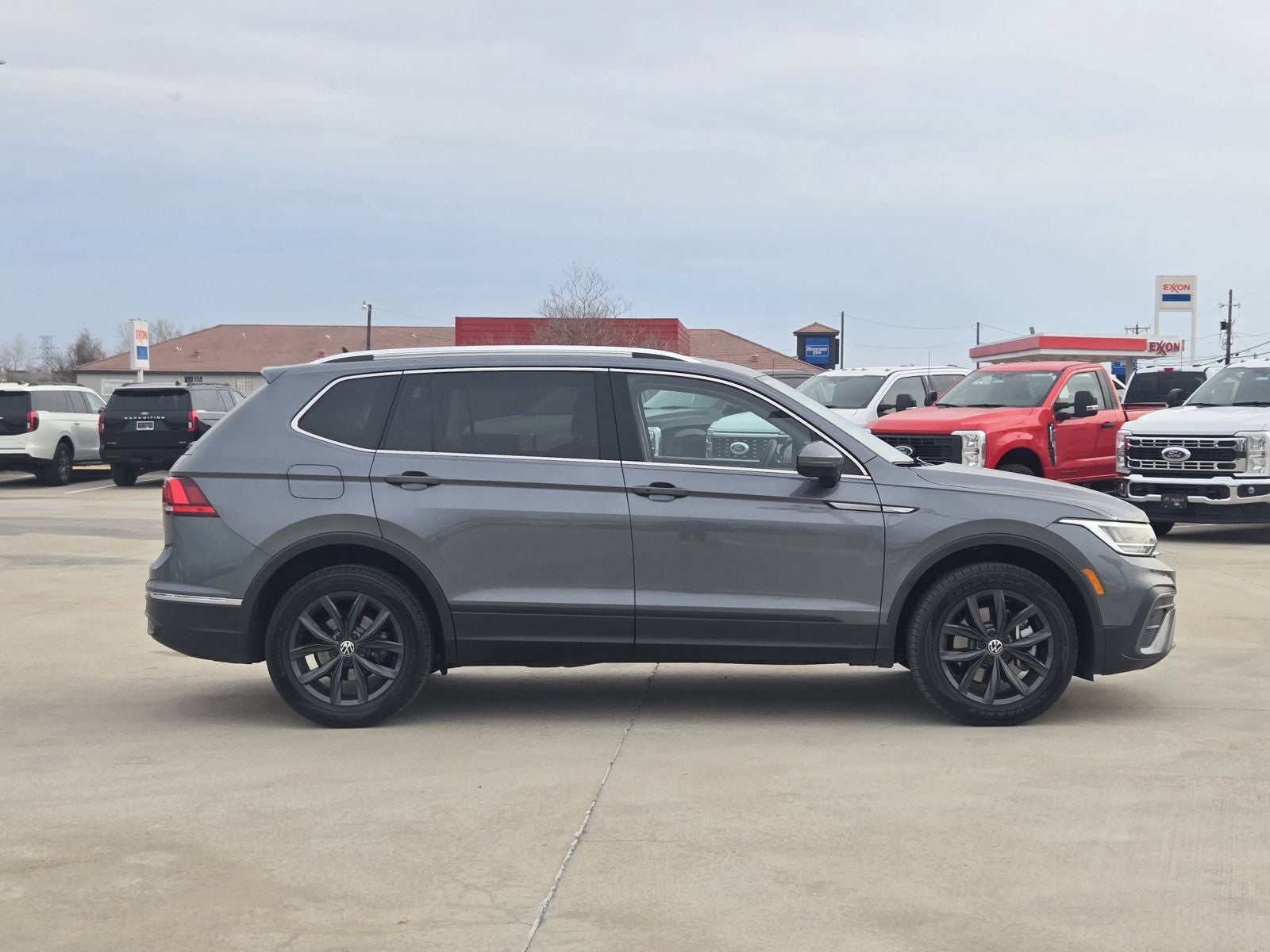 2024 Volkswagen Tiguan 2.0T SE