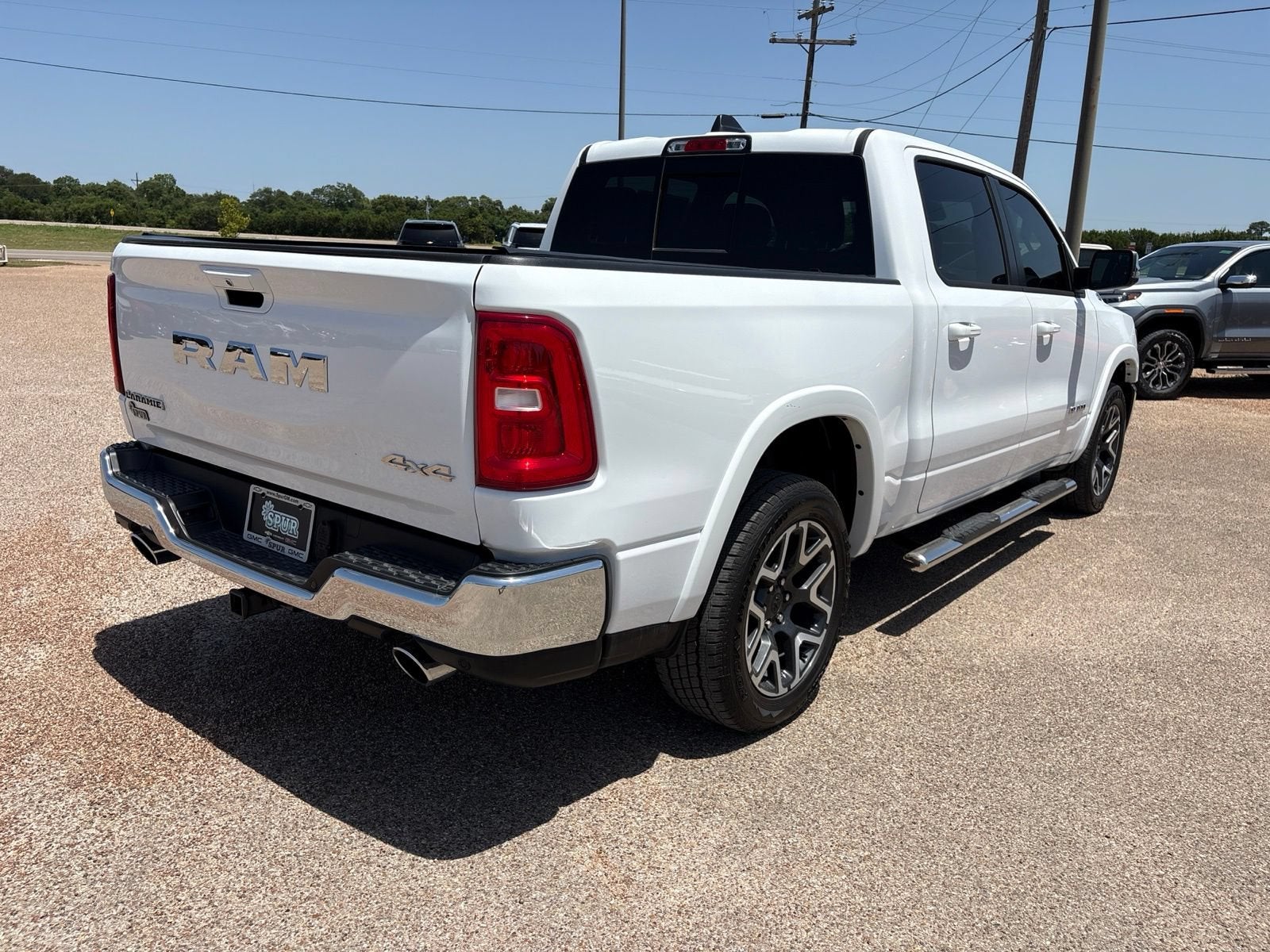 2025 RAM 1500 Laramie Crew Cab 4x4 5'7" Box