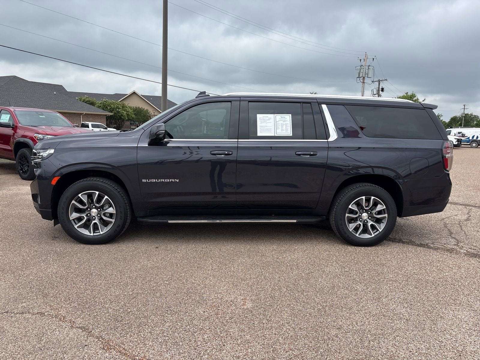 2023 Chevrolet Suburban LT