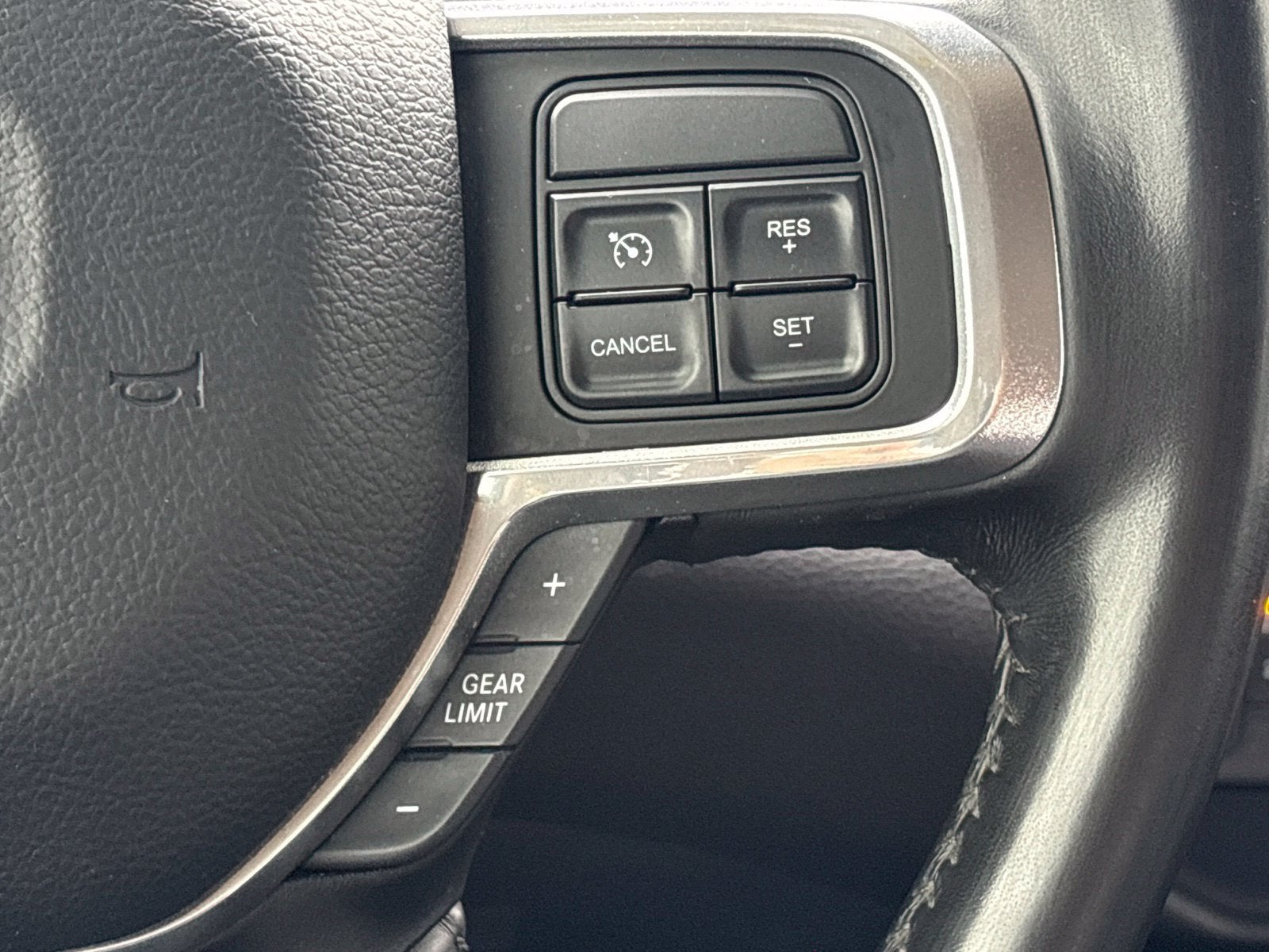 2022 RAM 2500 Laramie Crew Cab 4x4 6'4" Box