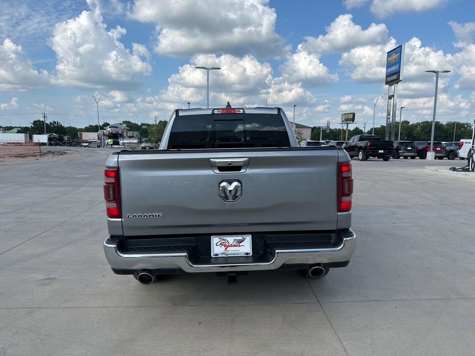 2019 RAM 1500 Laramie Crew Cab 4x2 5'7" Box