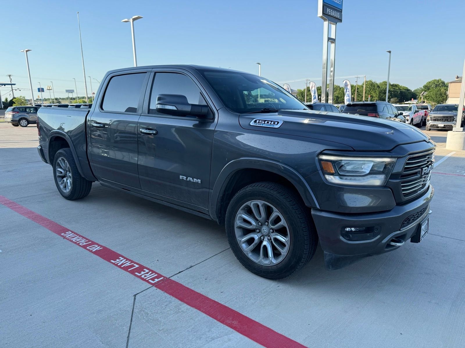 2021 RAM 1500 Laramie Crew Cab 4x2 5'7" Box