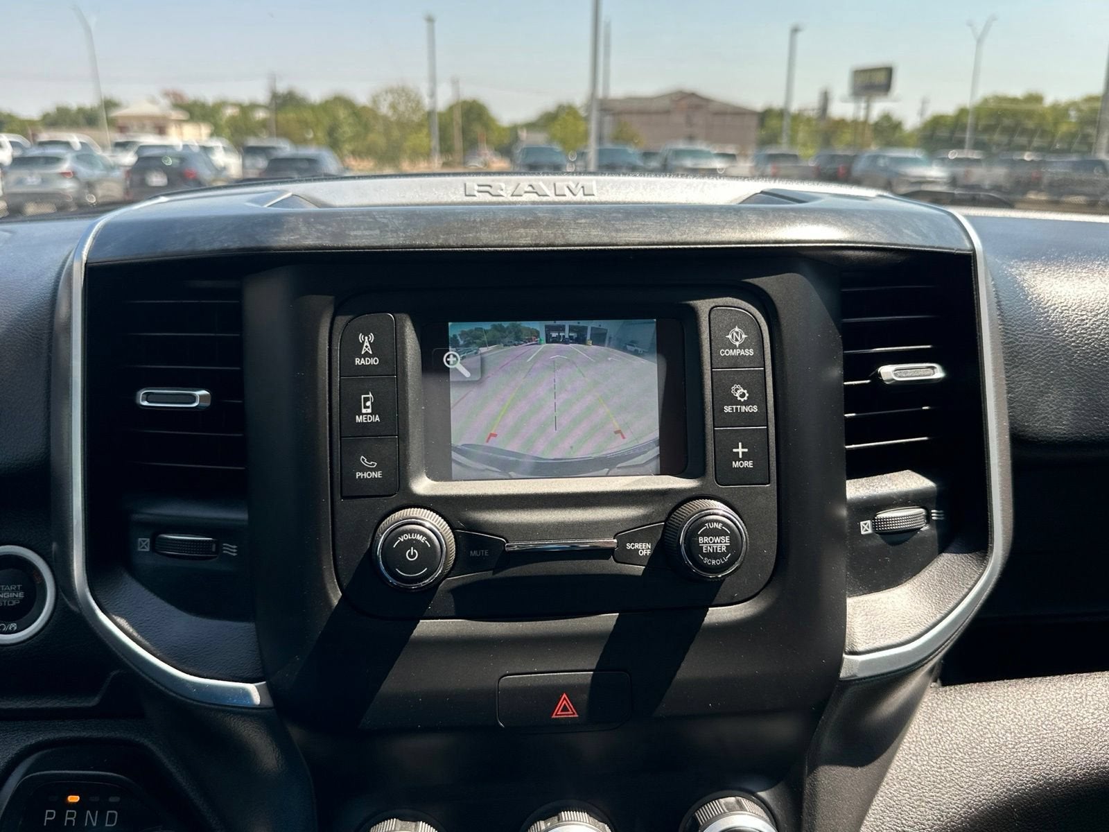 2020 RAM 1500 Big Horn Crew Cab 4x4 5'7" Box