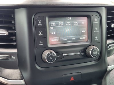 2020 RAM 1500 Big Horn Crew Cab 4x4 5'7" Box