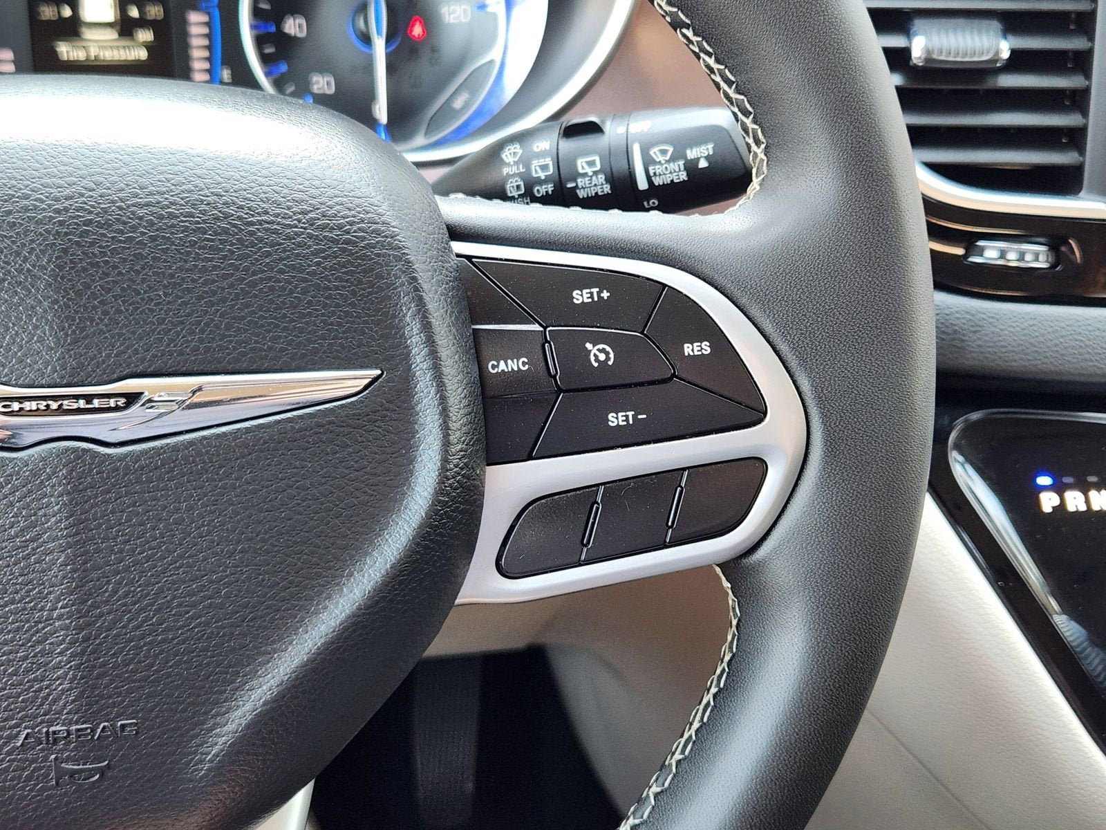 2023 Chrysler Voyager LX