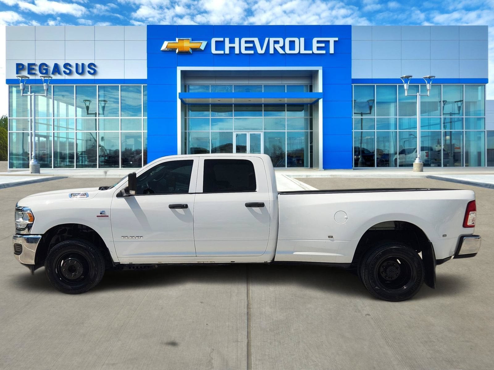 2022 RAM 3500 Tradesman Crew Cab 4x4 8' Box