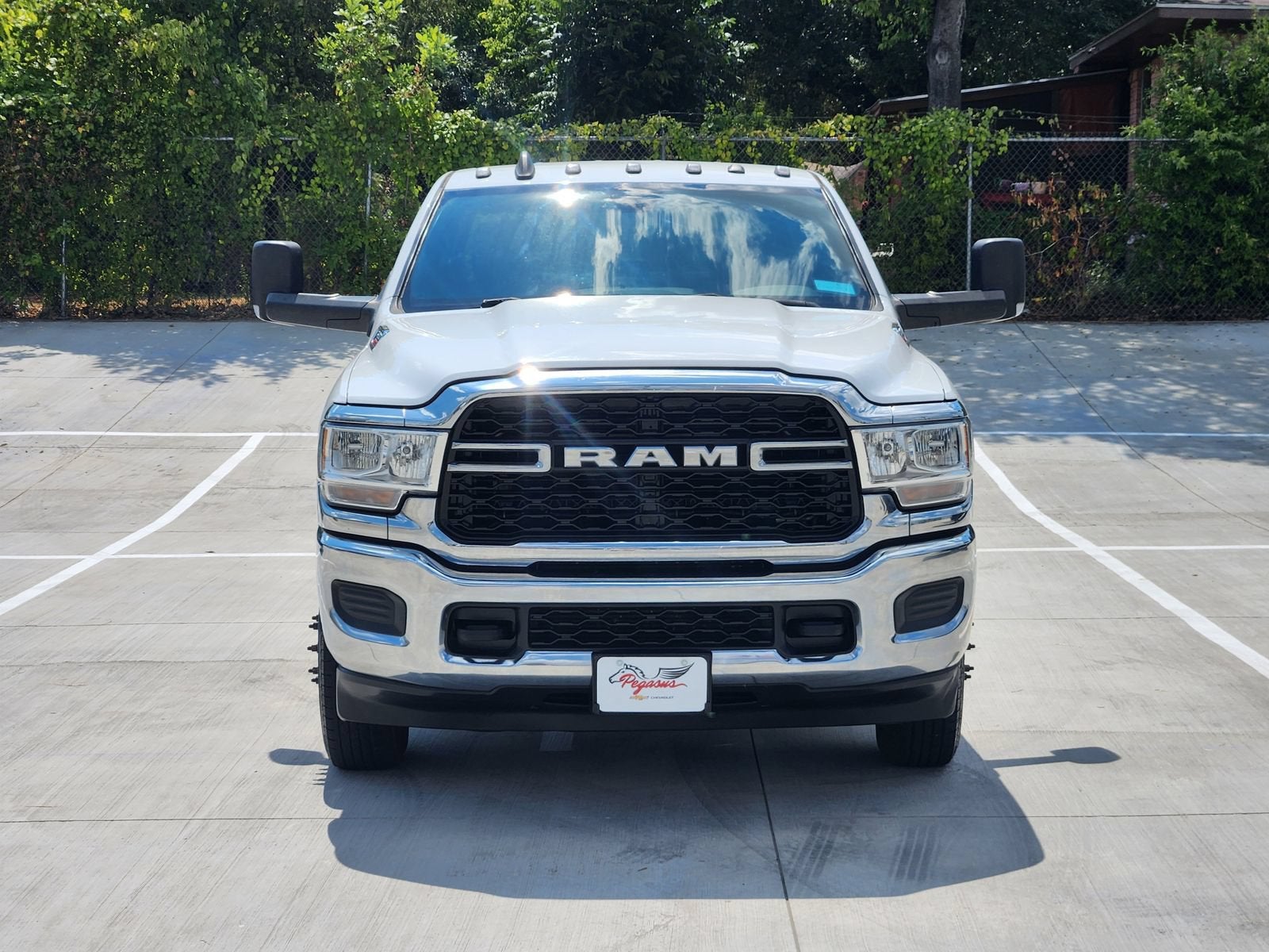 2022 RAM 3500 Tradesman Crew Cab 4x4 8' Box
