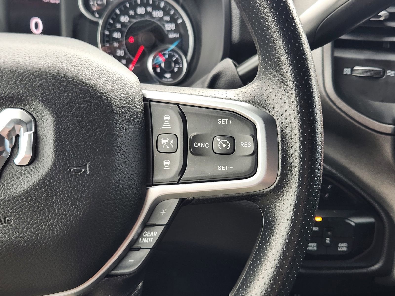 2025 RAM 2500 Tradesman Crew Cab 4x4 6'4" Box