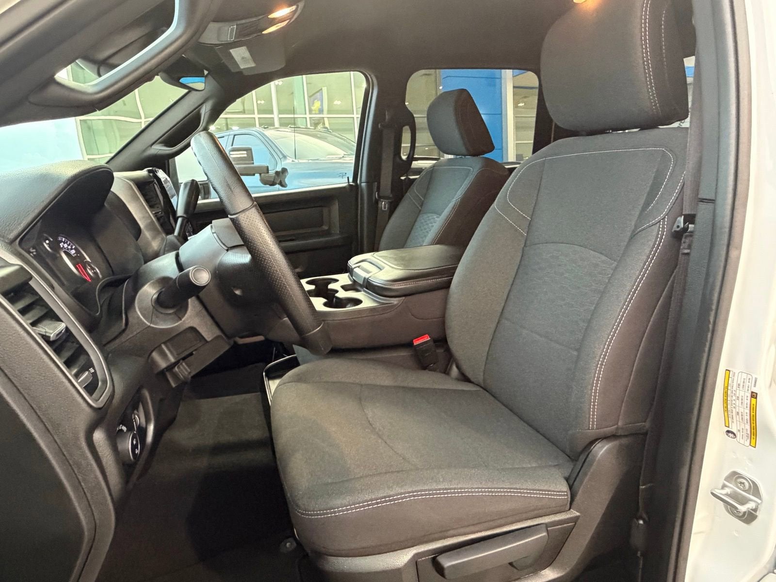 2025 RAM 2500 Tradesman Crew Cab 4x4 6'4" Box