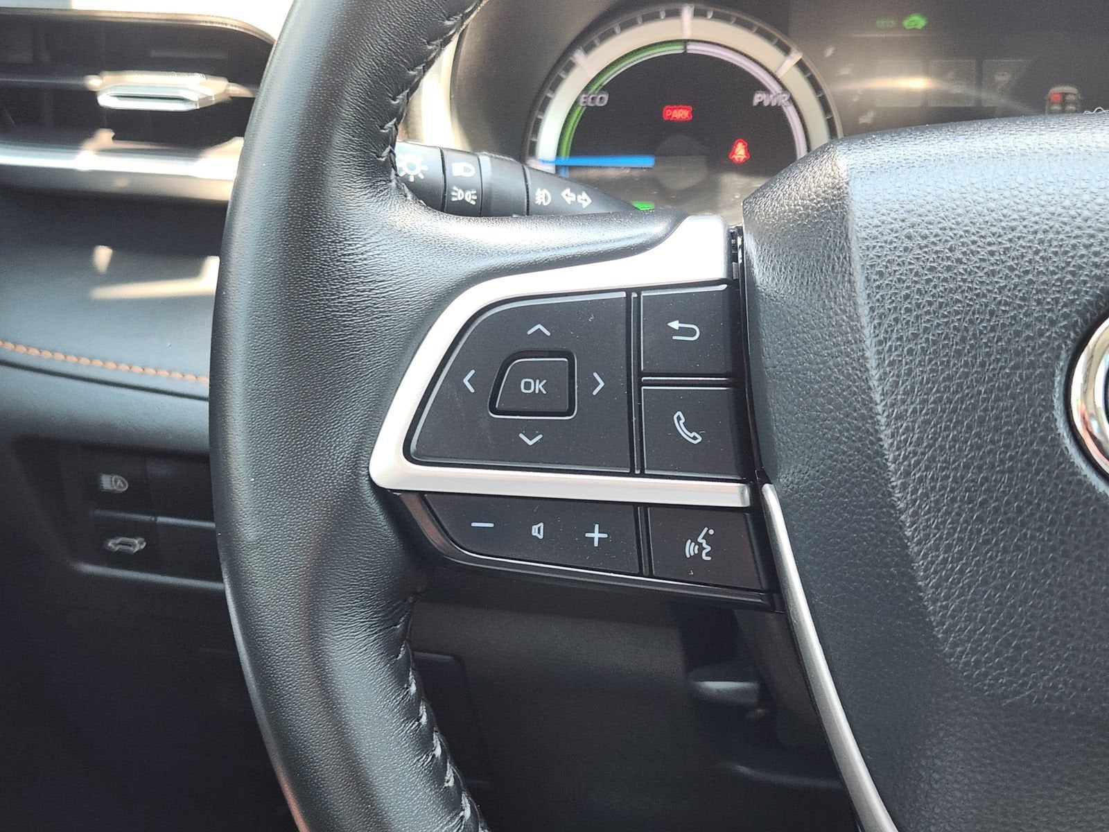 2023 Toyota Highlander Hybrid XLE Bronze