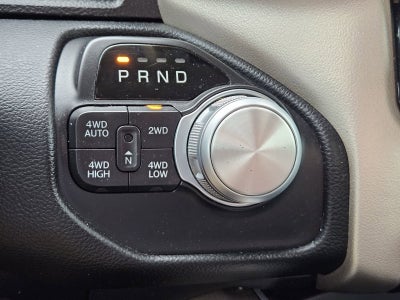 2019 RAM 1500 Laramie Crew Cab 4x4 5'7" Box