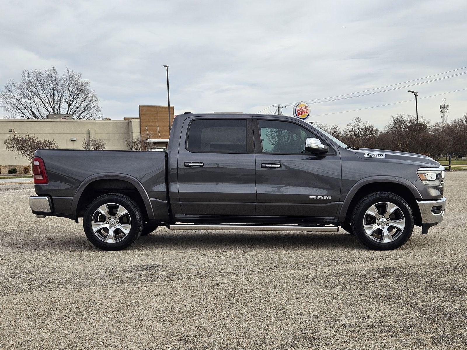 2019 RAM 1500 Laramie Crew Cab 4x4 5'7" Box