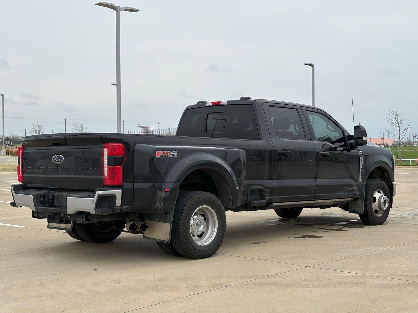 2023 Ford F-350 LARIAT