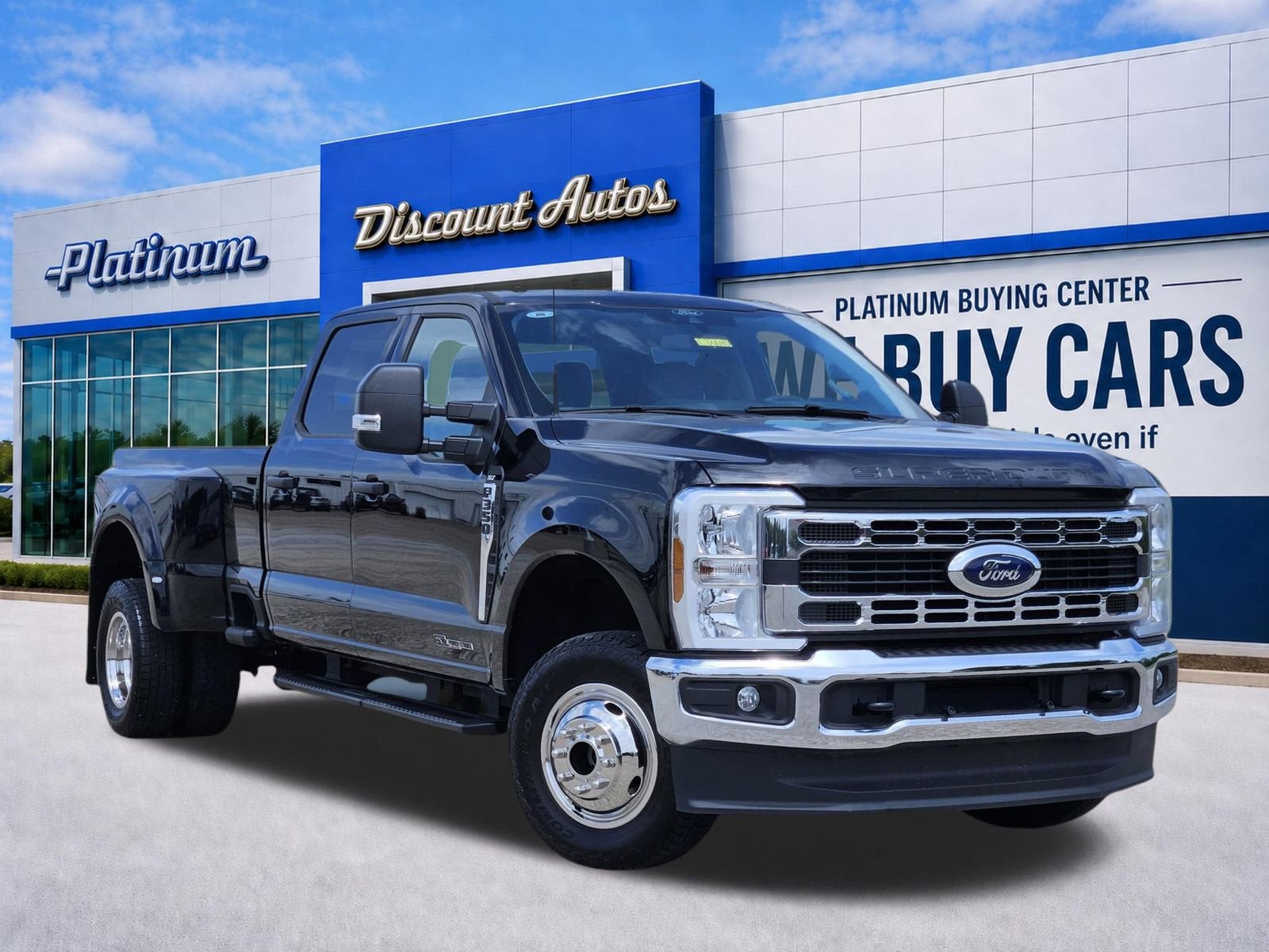 2025 Ford F-350 XLT 4x4 Crew Cab 8' Box DRW's photo