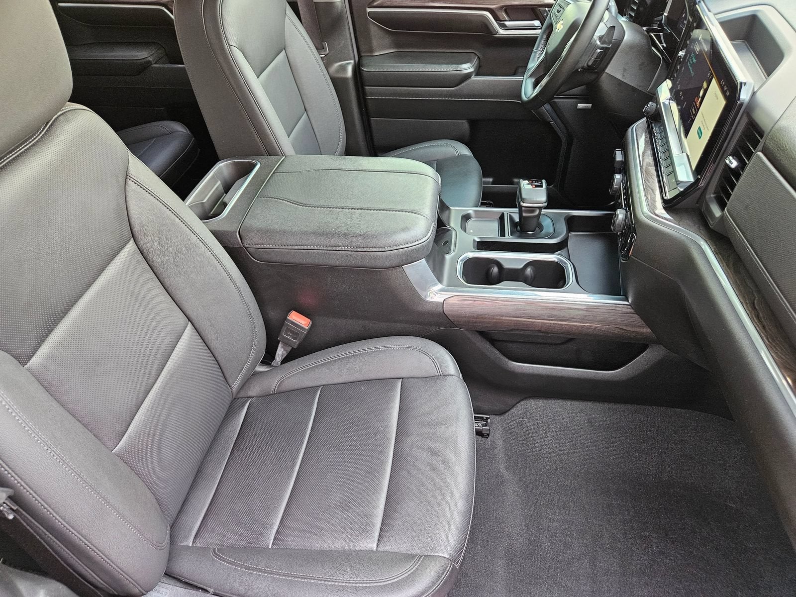 2024 Chevrolet Silverado 1500 LTZ - Photo 20