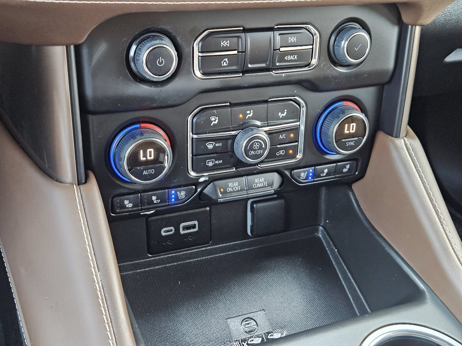 2023 Chevrolet Suburban High Country