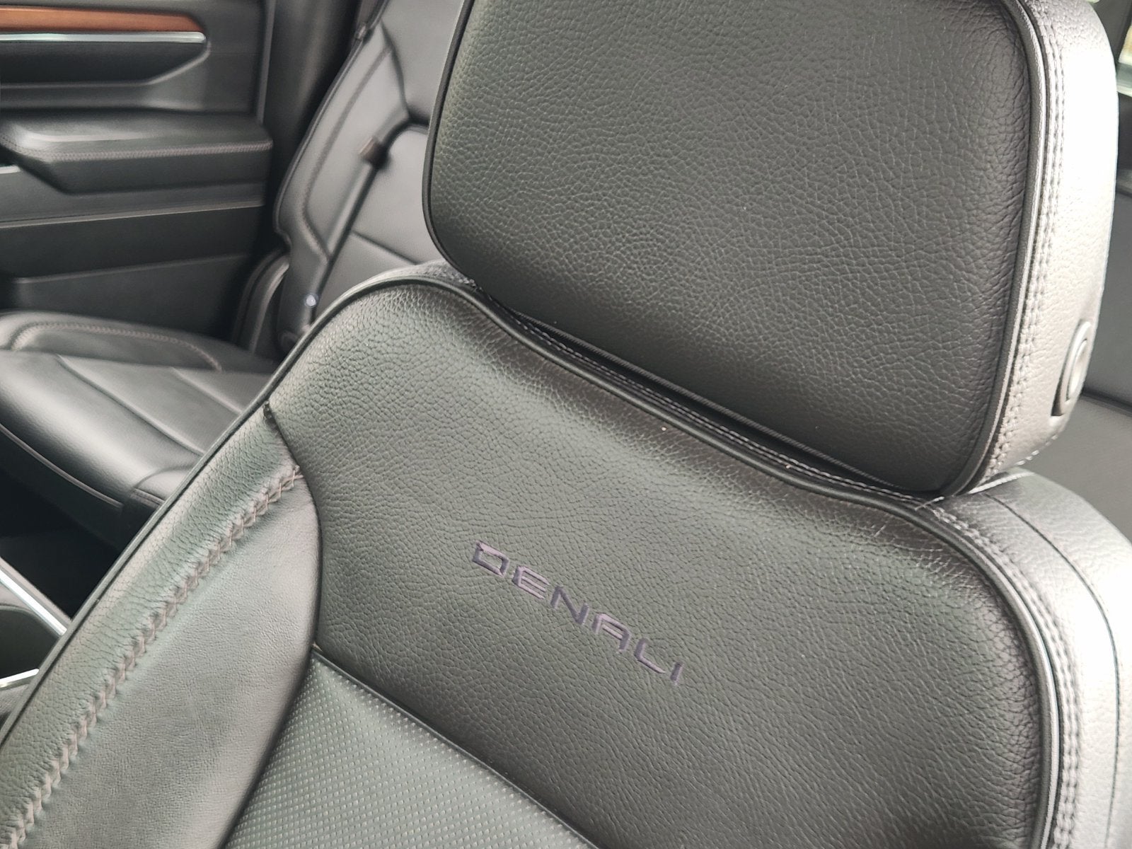 2024 GMC Sierra 2500 HD Denali
