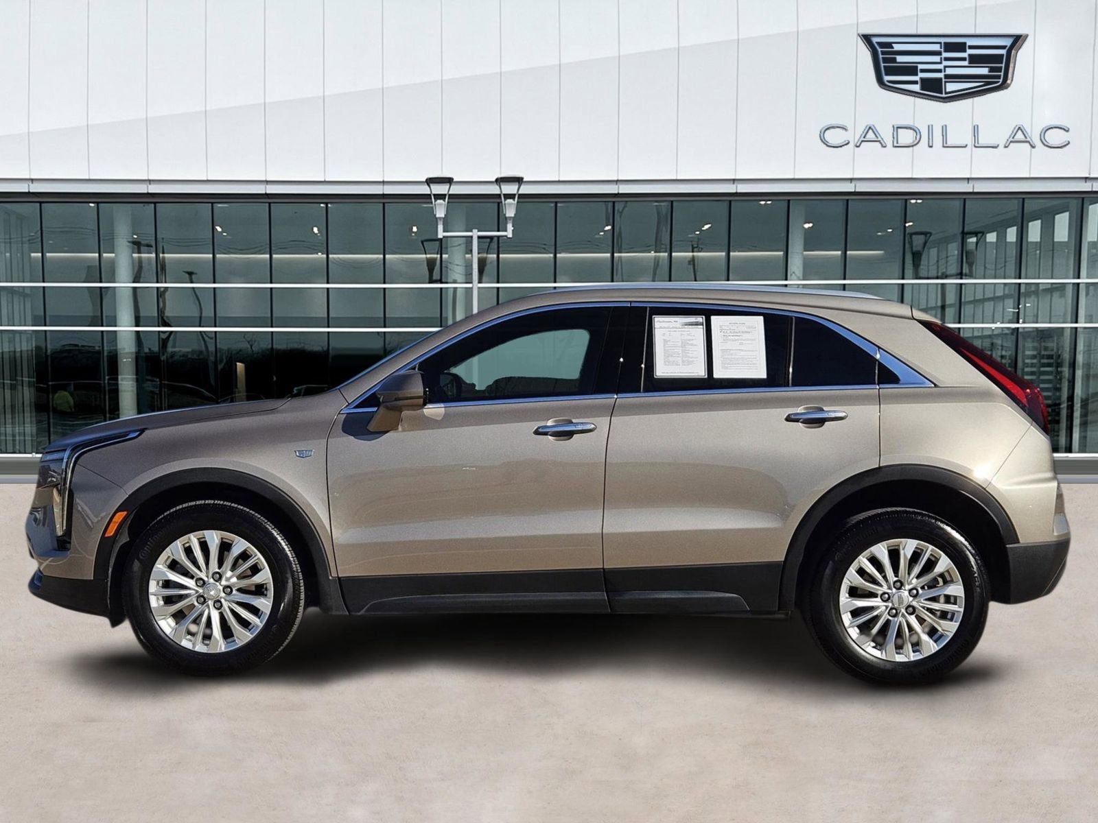 2024 Cadillac XT4 Luxury