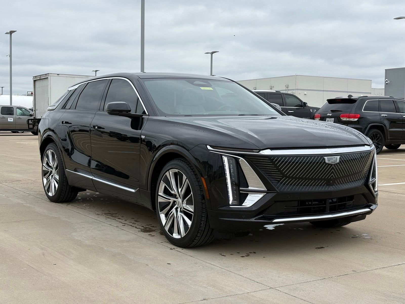 2024 Cadillac LYRIQ Luxury 3