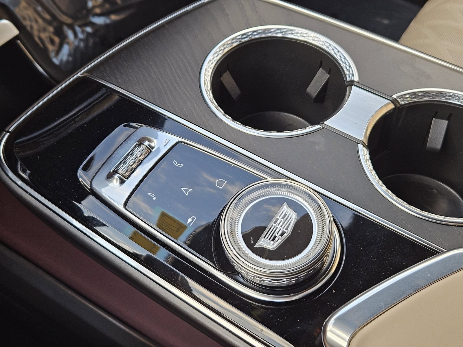2024 Cadillac LYRIQ Sport 3