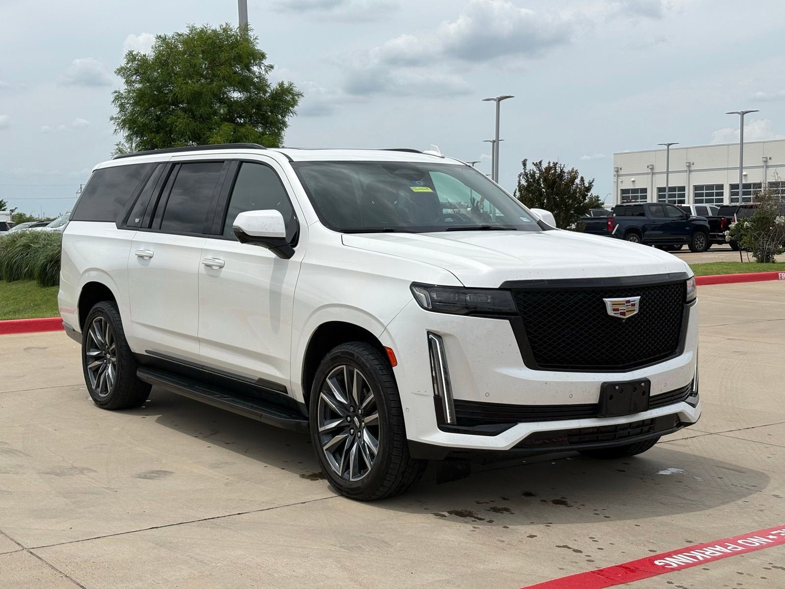 2023 Cadillac Escalade ESV 4WD Sport's photo