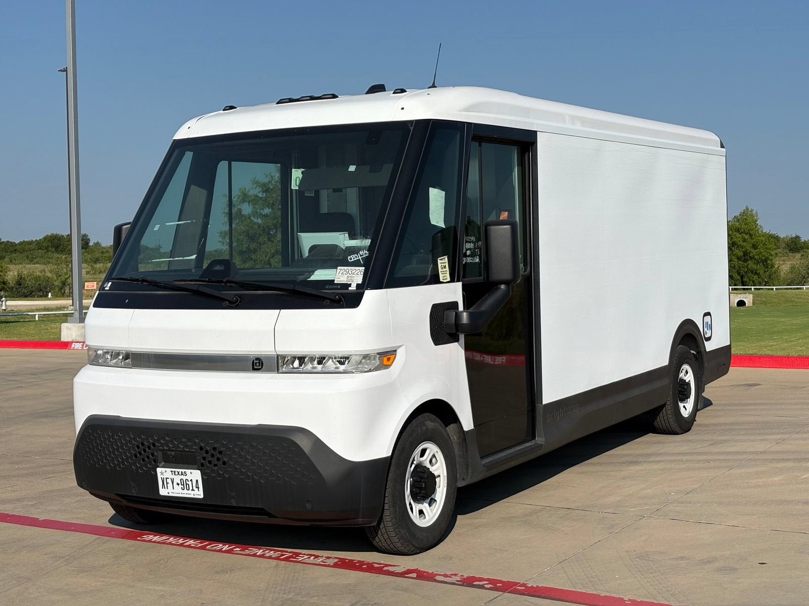 2024 BrightDrop Zevo 600 EJY