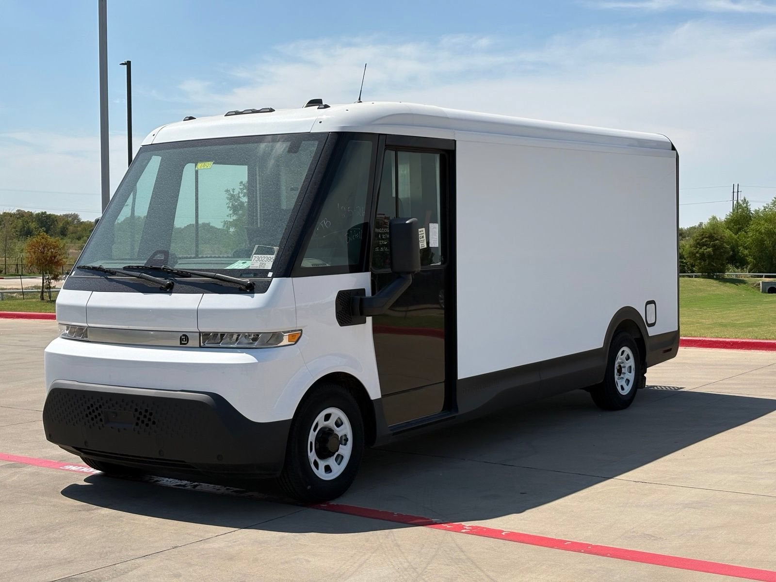 2024 BrightDrop Zevo 600 EJY